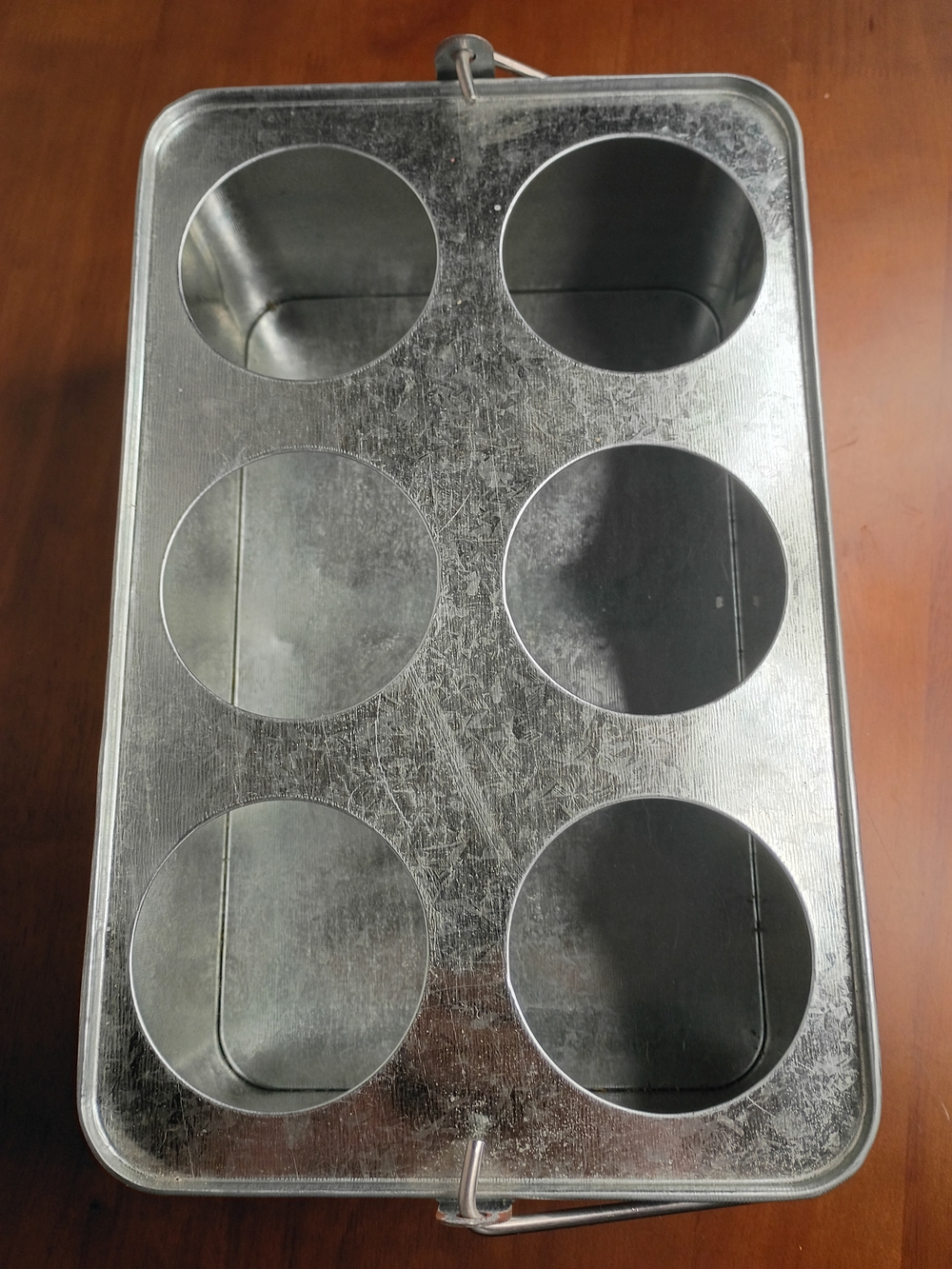 Metal 6-Cup Muffin Pan - Silver